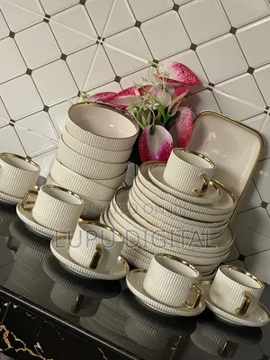 32pc Heavy Round Dinner Set With Gold Ring