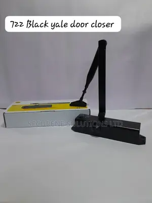 722 Black Yale Door Closer Black