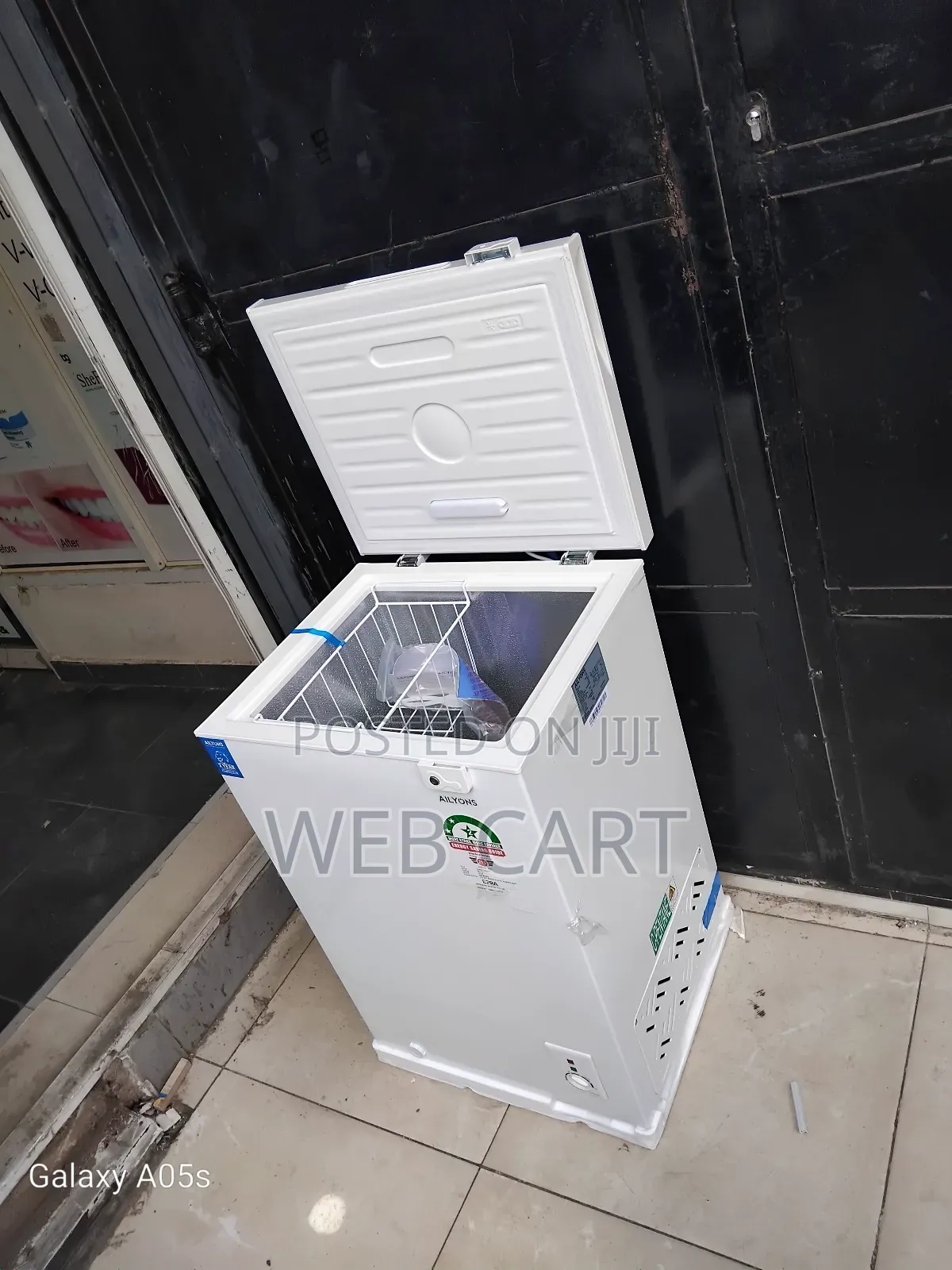 Ailyons 99l Freezer – Adjustable