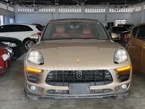 Porsche Macan Base 2018 Gold