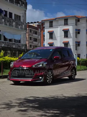 Toyota Sienta 2019 Red