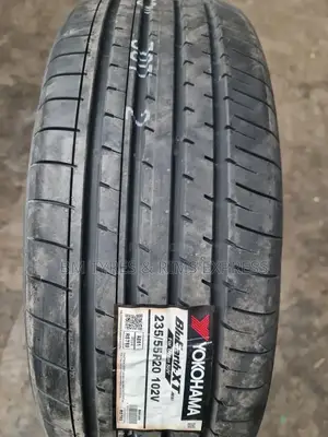235 /55 R20 Yokohama (Japan)