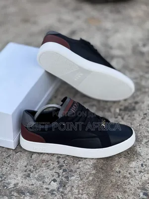 *Men* Black (Hugo Boss) Leather Laced Casuals*