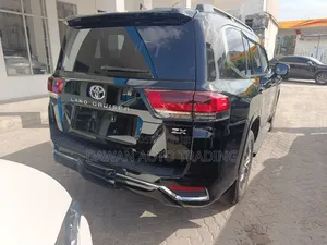 Toyota Land Cruiser 3.5 Petrol 4WD 2021 Black