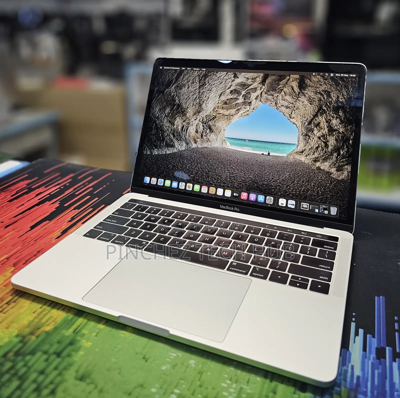 Laptop Apple MacBook Pro 2018 16GB Intel Core I5 SSD 256GB