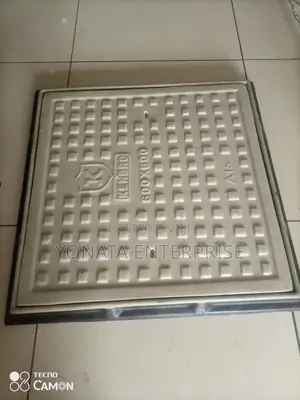 Polysynthetic Manhole Cover