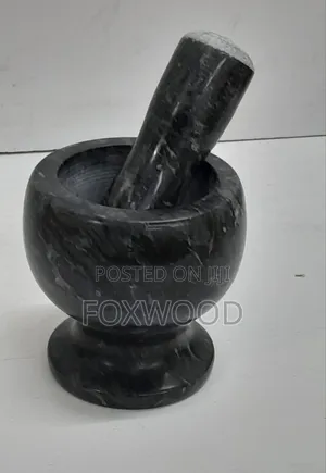 Manual Stone Grinder//Crushing Mortal and Pestle.