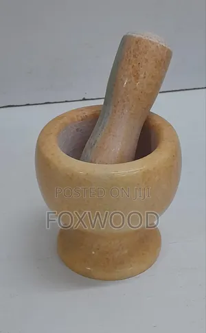 Manual Stone Grinder//Crushing Mortal and Pestle.