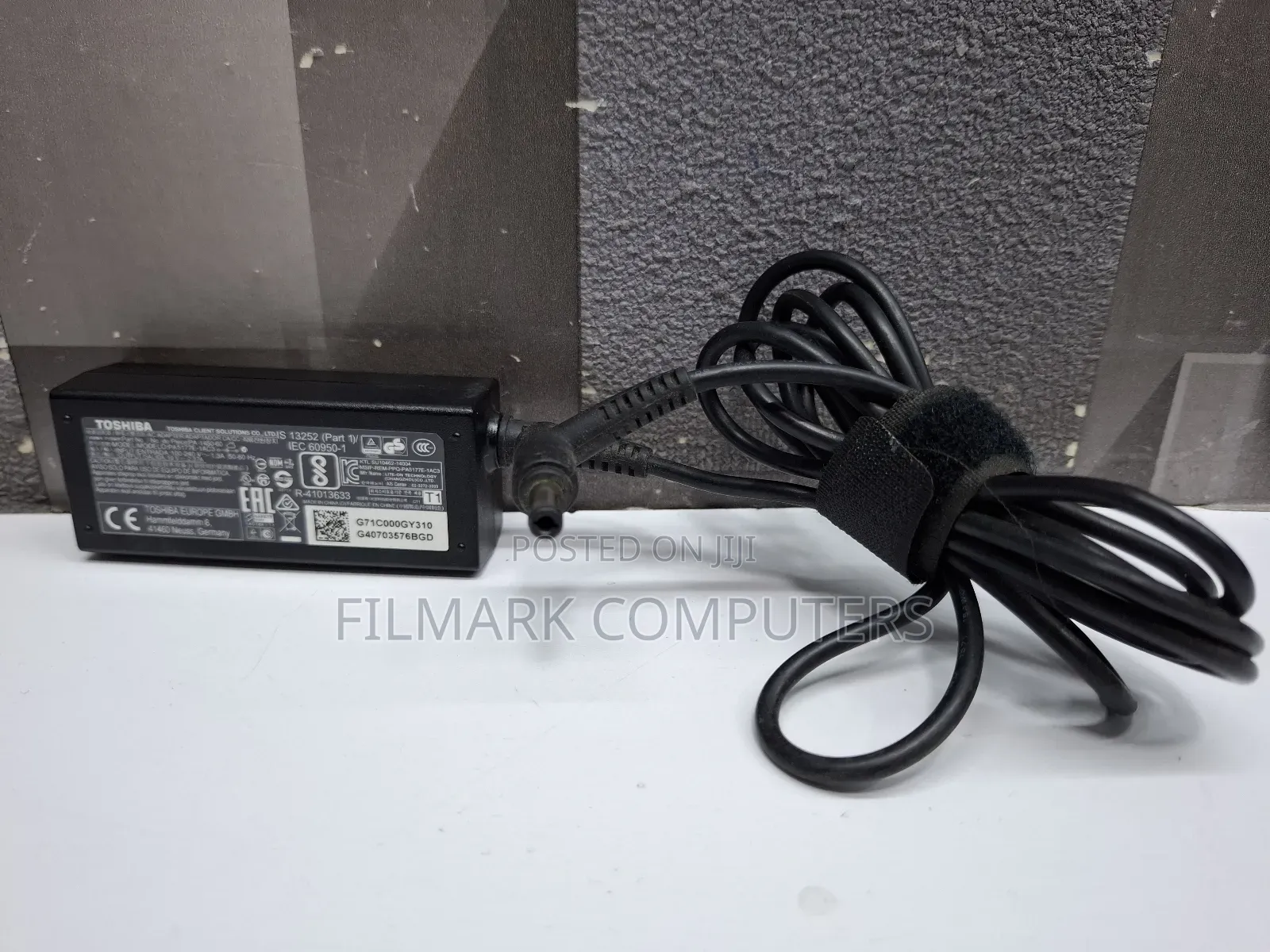 Toshiba Ac Original Genuine Adapter 19v 2.37a 45w