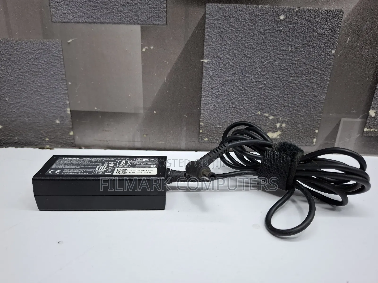 Toshiba Ac Original Genuine Adapter 19v 2.37a 45w