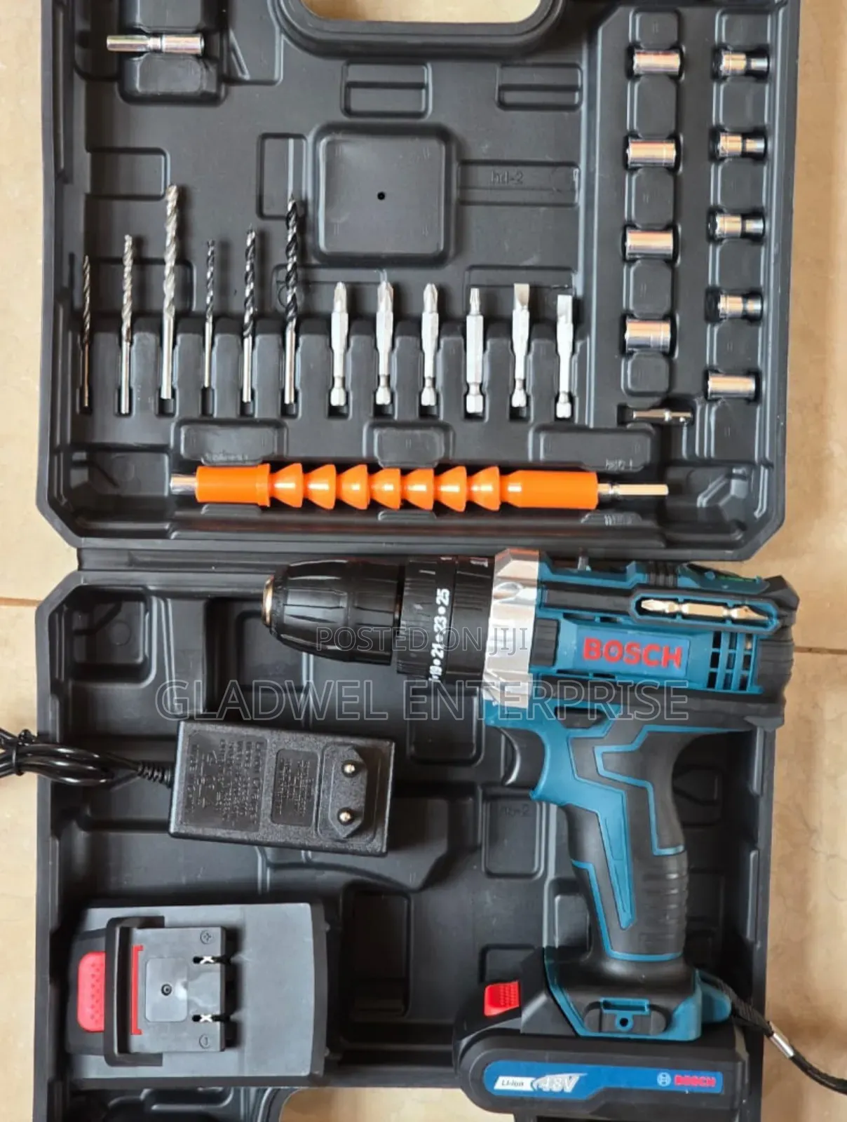 Quality 48v Bosch Drill Set With Bits/2 Batteries Charger