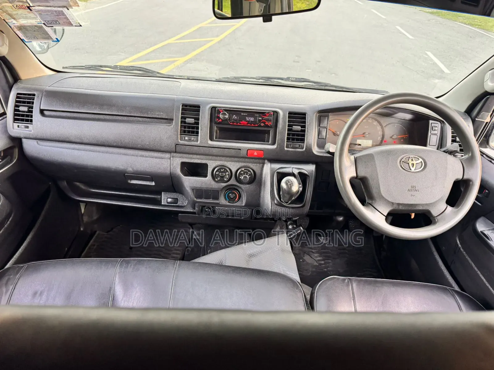 Toyota HiAce 2016 White