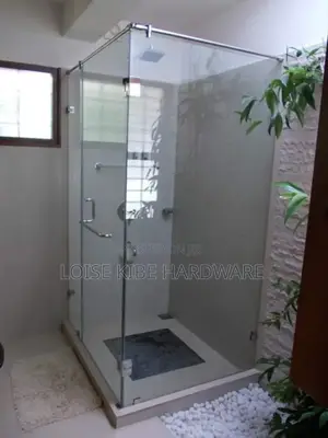 Big Showercubicle Available
