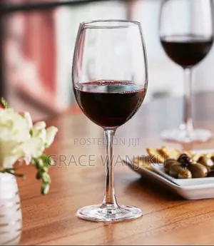 *Set of 6 Wine Glasses