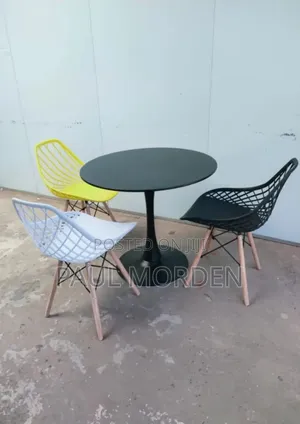 Round Dining Table With Mesh Dining Chairs