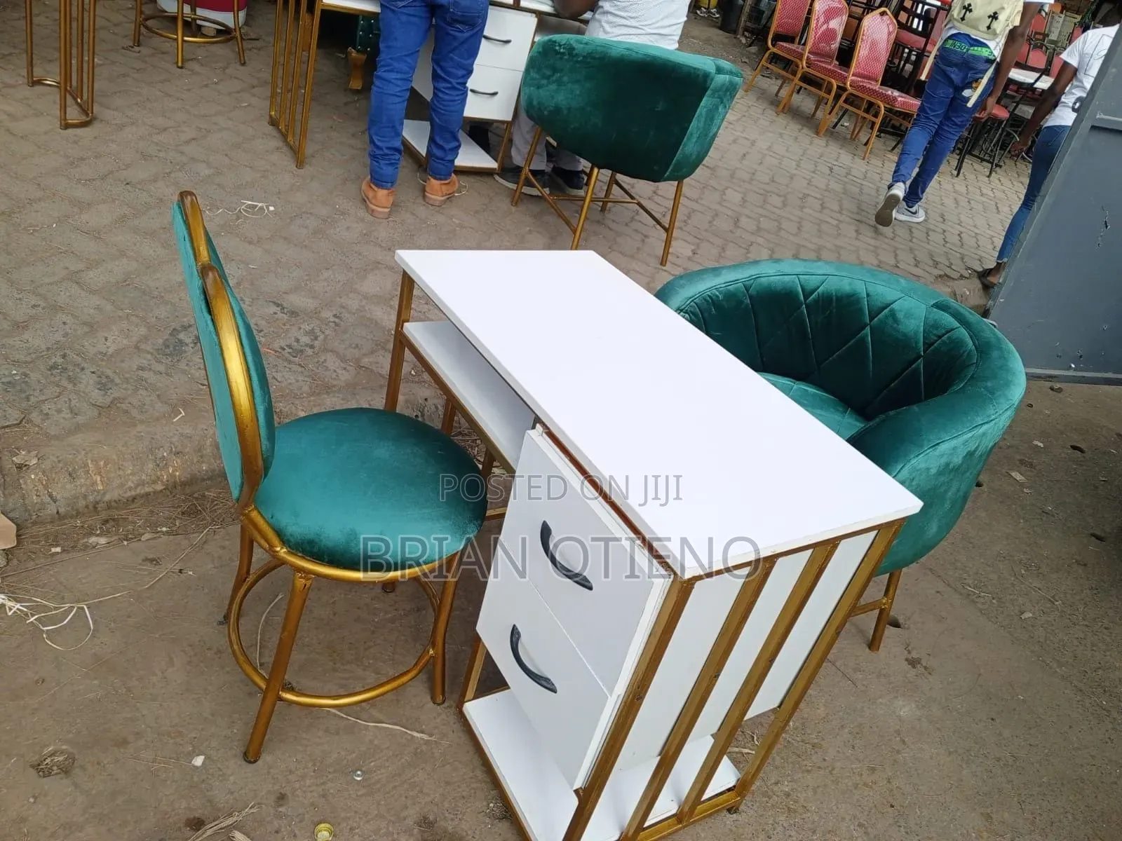 Portable Nail Tables