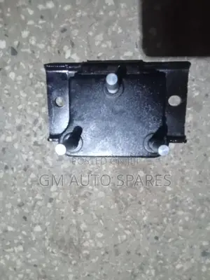 Nissan Navara Gearbox Mount