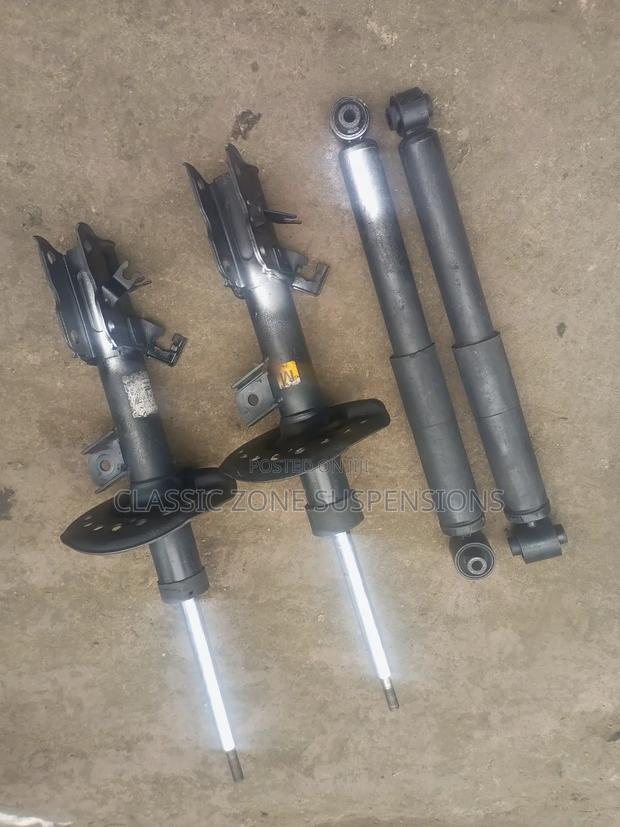Nissan Dualis Shocks - thumbnail 3