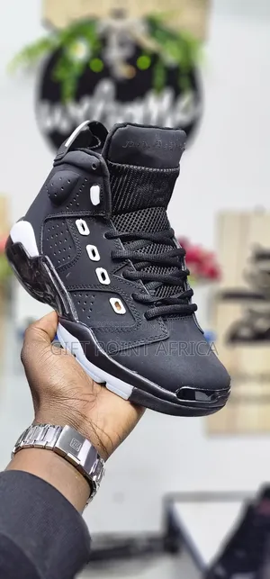 Black Jordan 6 Retro Sneakers