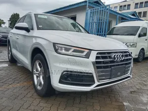 Audi Q5 2.0T Premium AWD quattro 2019 White