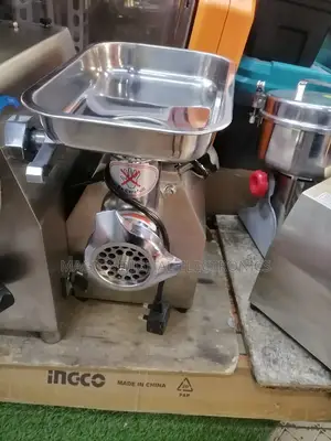 Well Performing M12 Meat Mincer