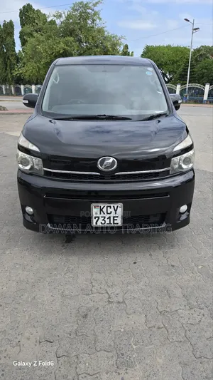 Toyota Voxy 2013 Black