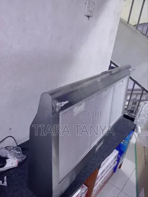 Hisense 90 Cm Under Cabinet Hood on Offer