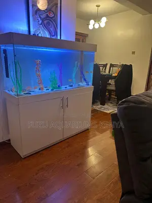 Decorated Aquarium With 10 Fish Filter