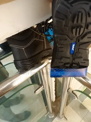 Vaultex Safety Boot Reliable Footwear For Industrial Use.