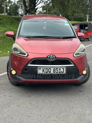 Toyota Sienta 2017 Red