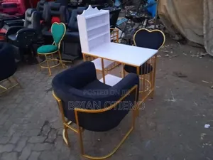 Nails Tables With a Styling Seats