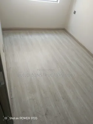 SPC Flooring 100% Waterproof/Interlocking Spc.