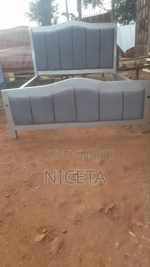 Gray Straight Lines Mocket Classic Bed