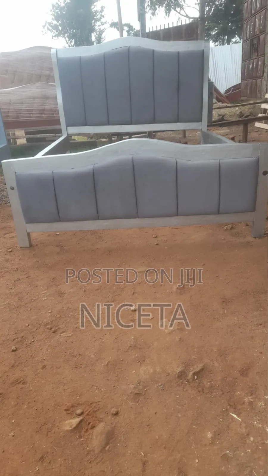 Gray Straight Lines Mocket Classic Bed