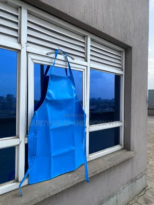 Heavy Duty Apron for Cleaning and Maintenance
