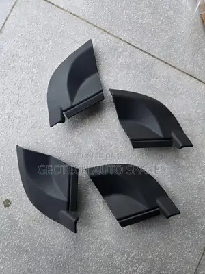 Toyota Hiace 7l Windscreen Finisher Available