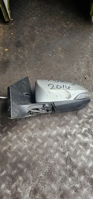 Toyota Auris Side Mirrors (With Indicators)