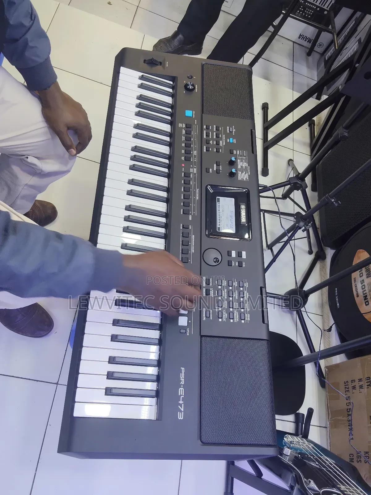 Musical Yamaha Keyboard
