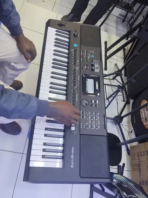 Musical Yamaha Keyboard