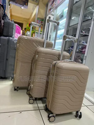 Beige 3 in 1 Suitcases Set in No 28' 7500 Rubberunbreakable