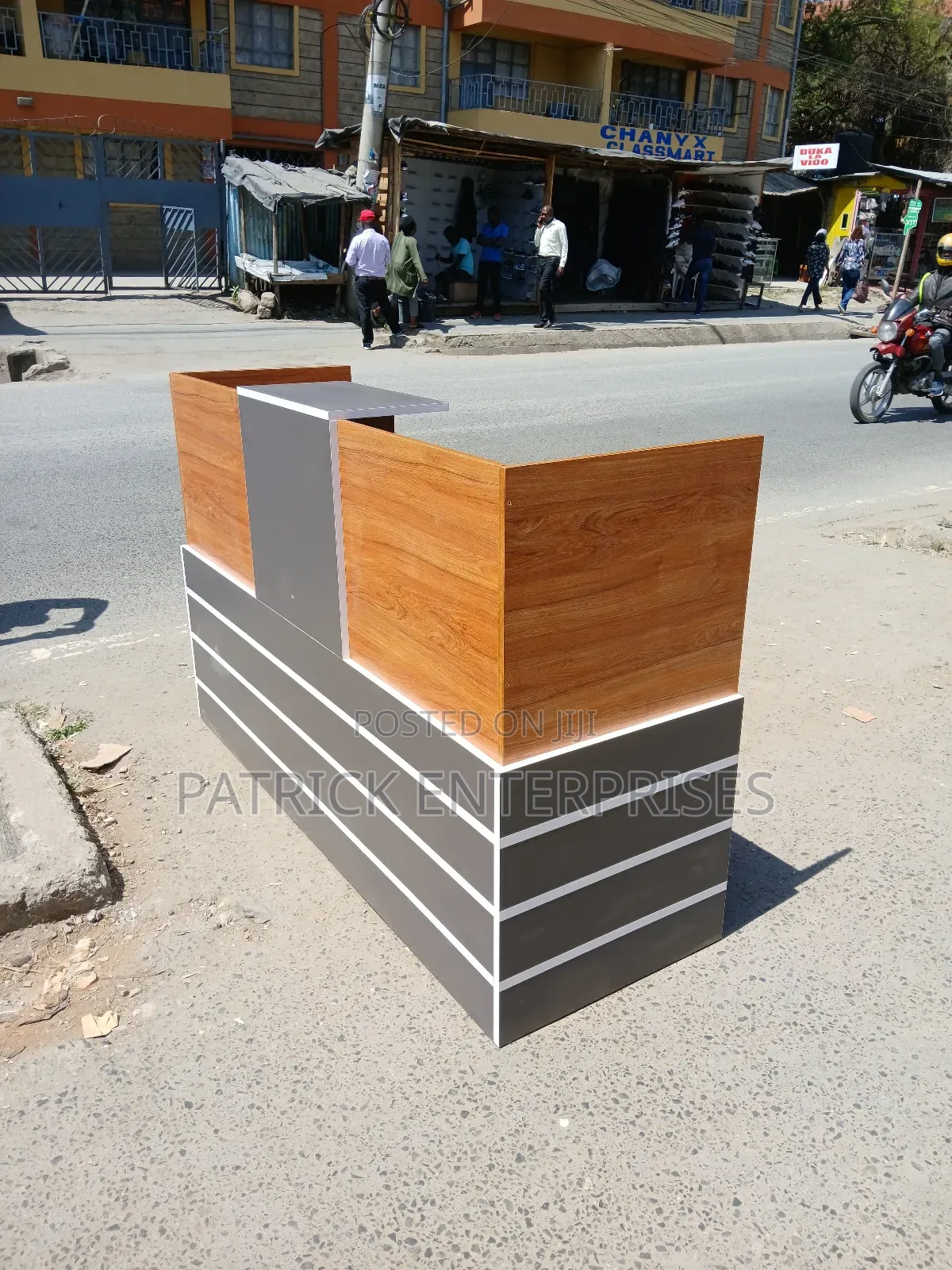 Modern Office Reception Desk 1.6 Mtrs