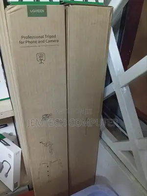 Ugreen Professional Tripod for Phone and Camera !