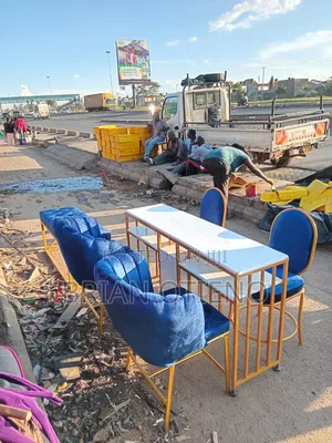 Double Nails Tables With Four Styling Seats
