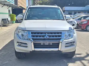 Mitsubishi Pajero 2019 White