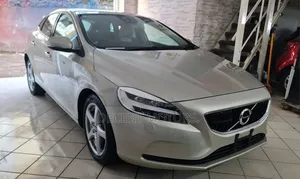 Volvo V40 2019 Silver