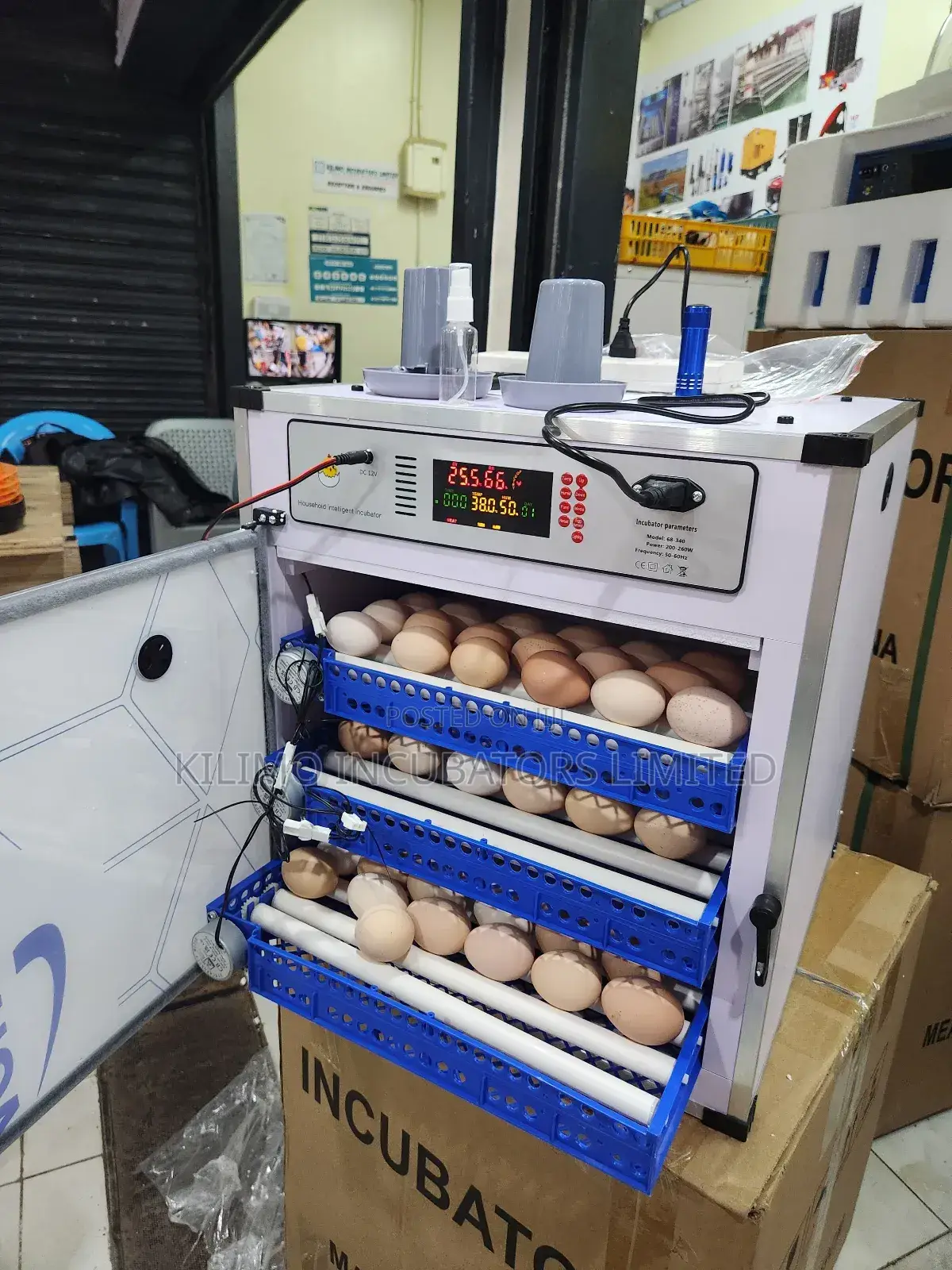 204 Eggs Capacity