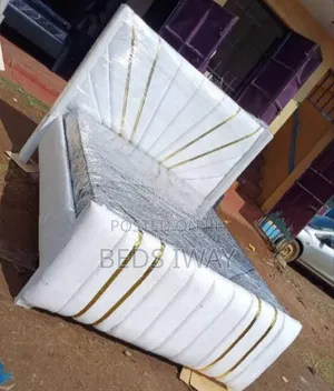 Pure White Chester Field Bed 5x6 Ready