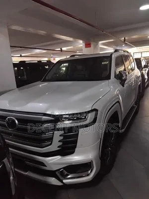 Toyota Land Cruiser 2023 White