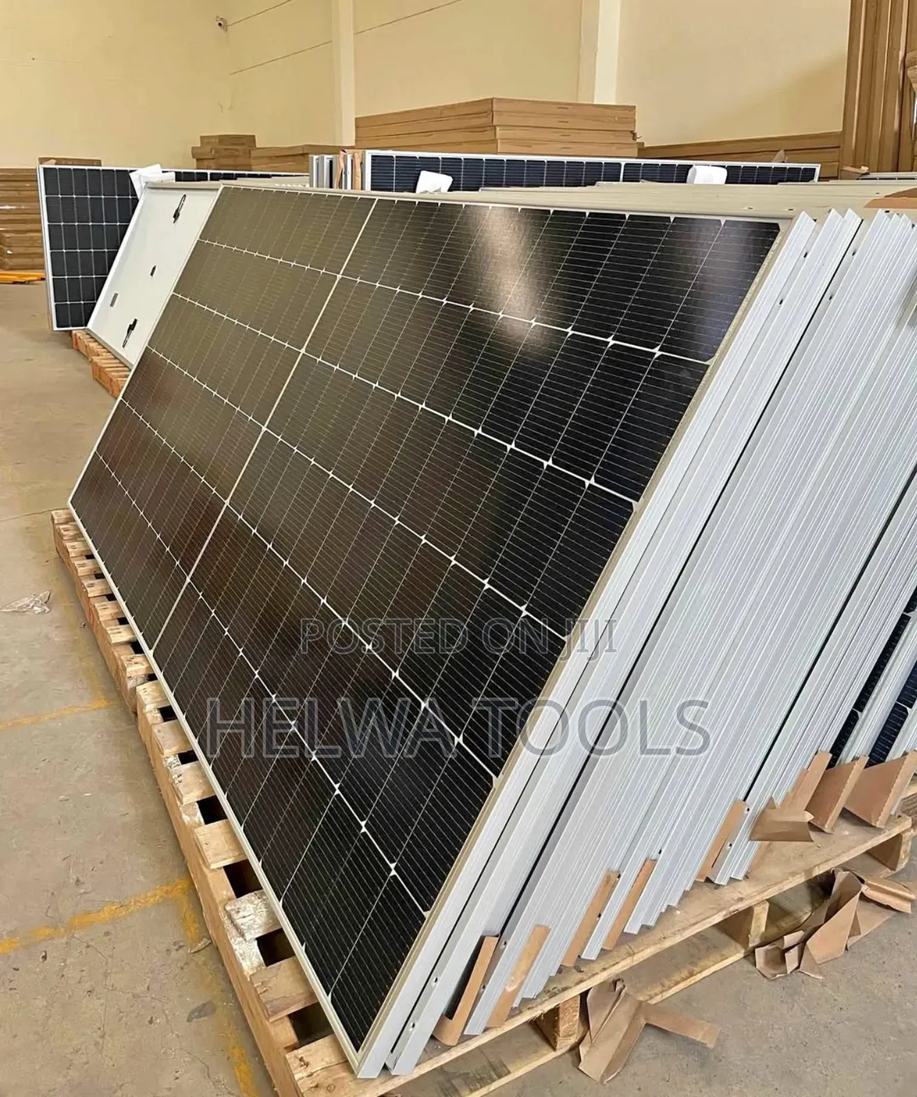 High Efficiency and Durable Solar Panel, 550 Watts