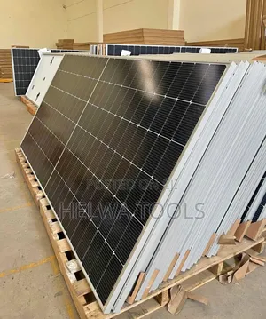 High Efficiency and Durable Solar Panel, 550 Watts